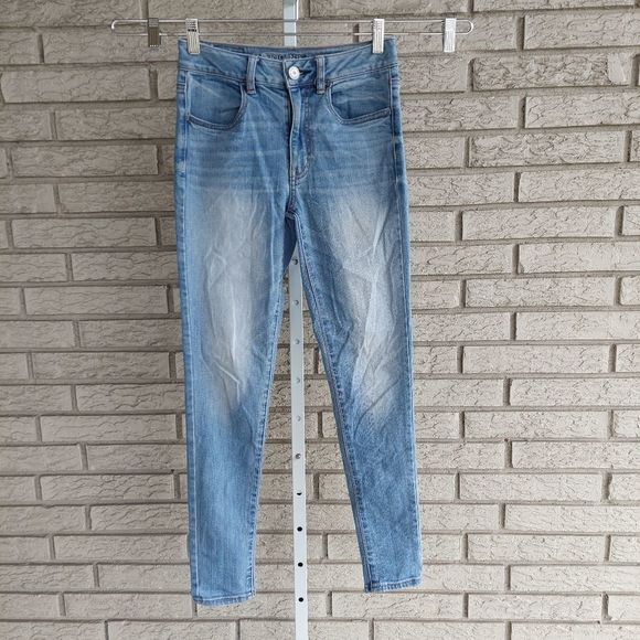 American Eagle Outfitters Denim - American Eagle Outfitters Light Wash Hi-Rise Jegging Super Stretch 2 EUC